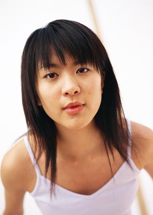 浅草の美容室でミディアムヘアにする